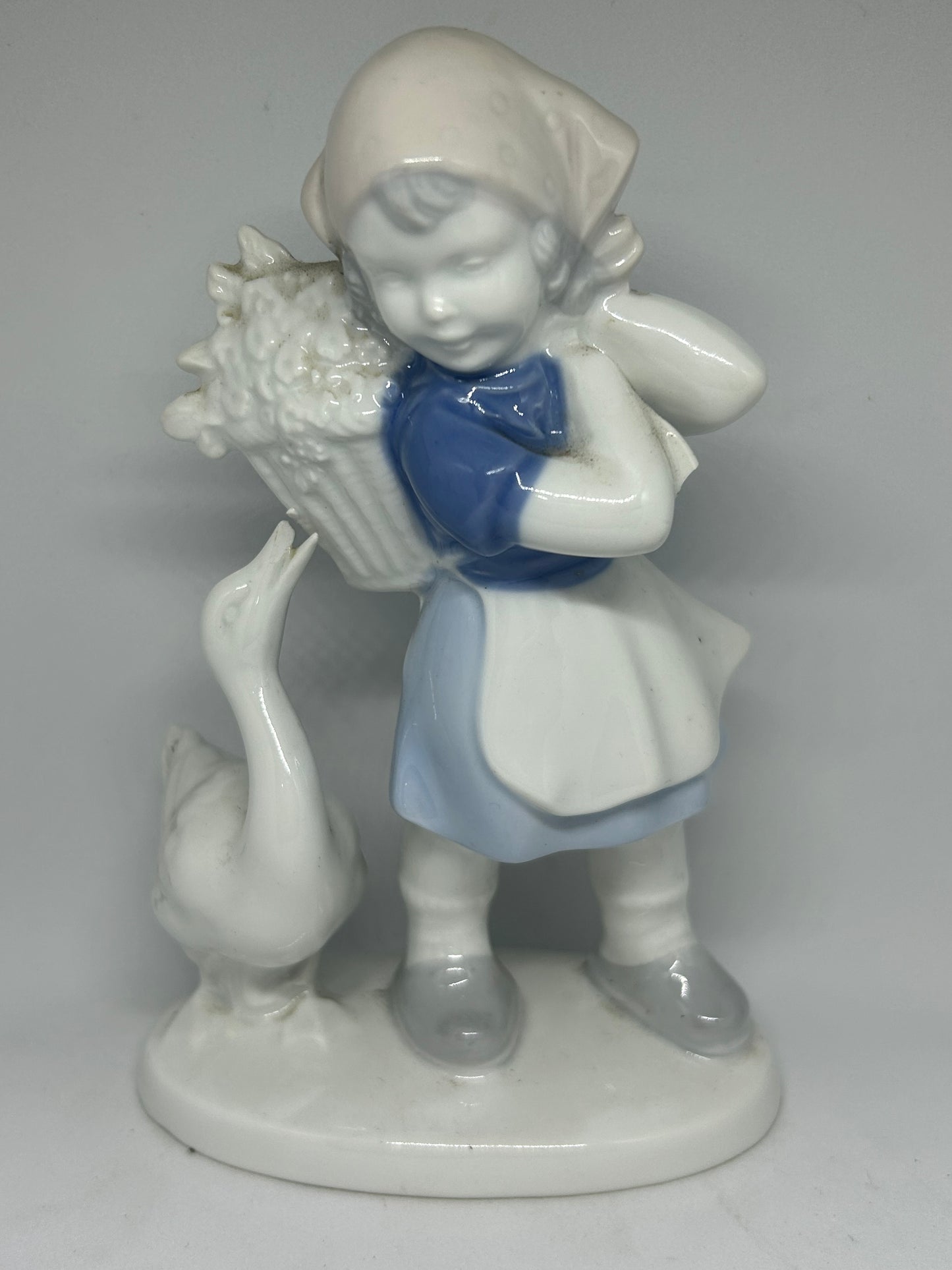 VINTAGE GEROLD PORZELLAN BAVARIA GIRL WITH GOOSE 7003/A West Germany