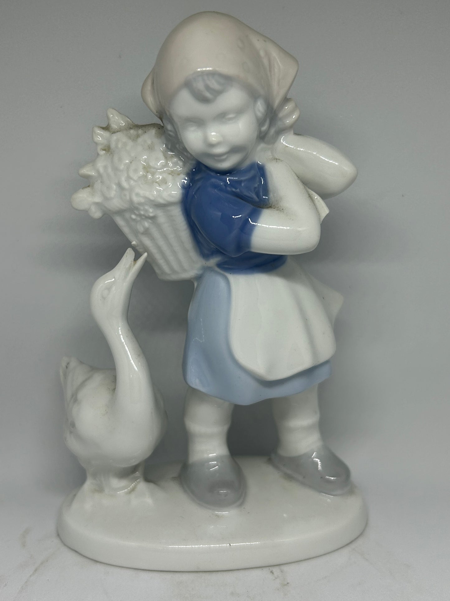 VINTAGE GEROLD PORZELLAN BAVARIA GIRL WITH GOOSE 7003/A West Germany