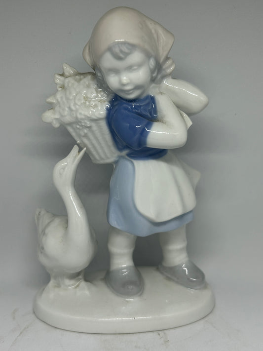 VINTAGE GEROLD PORZELLAN BAVARIA GIRL WITH GOOSE 7003/A West Germany