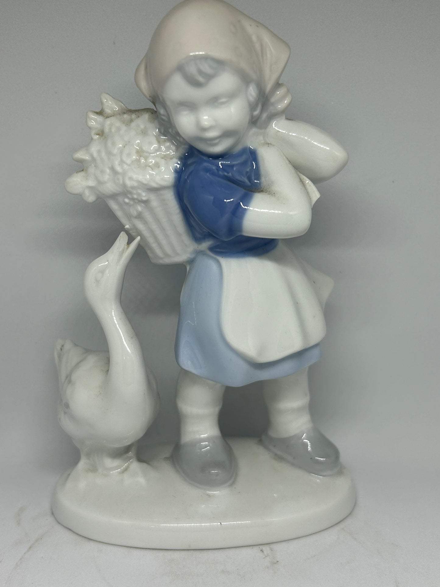 VINTAGE GEROLD PORZELLAN BAVARIA GIRL WITH GOOSE 7003/A West Germany