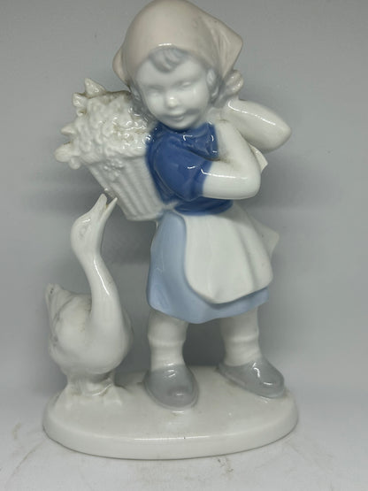 VINTAGE GEROLD PORZELLAN BAVARIA GIRL WITH GOOSE 7003/A West Germany