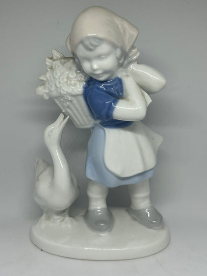VINTAGE GEROLD PORZELLAN BAVARIA GIRL WITH GOOSE 7003/A West Germany